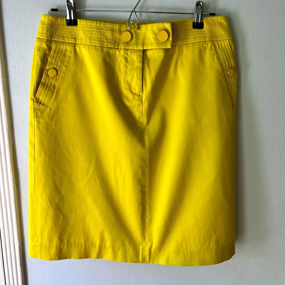 J.Crew• Cotton Chartreuse Enamel Button Mini•size 6